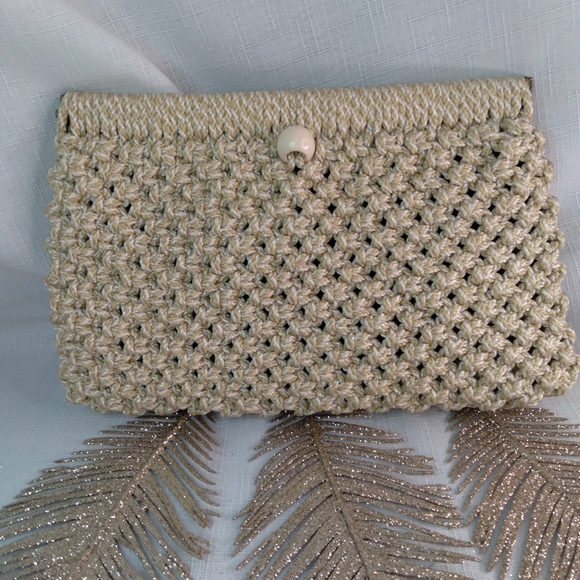 Woven clutch wallet - Picture 2 of 5